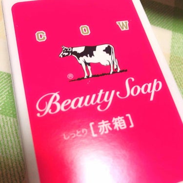 ハル on LIPS 「ココカラファインにて購入。牛乳せっけんの赤箱買い足し。身体洗う..」（1枚目）