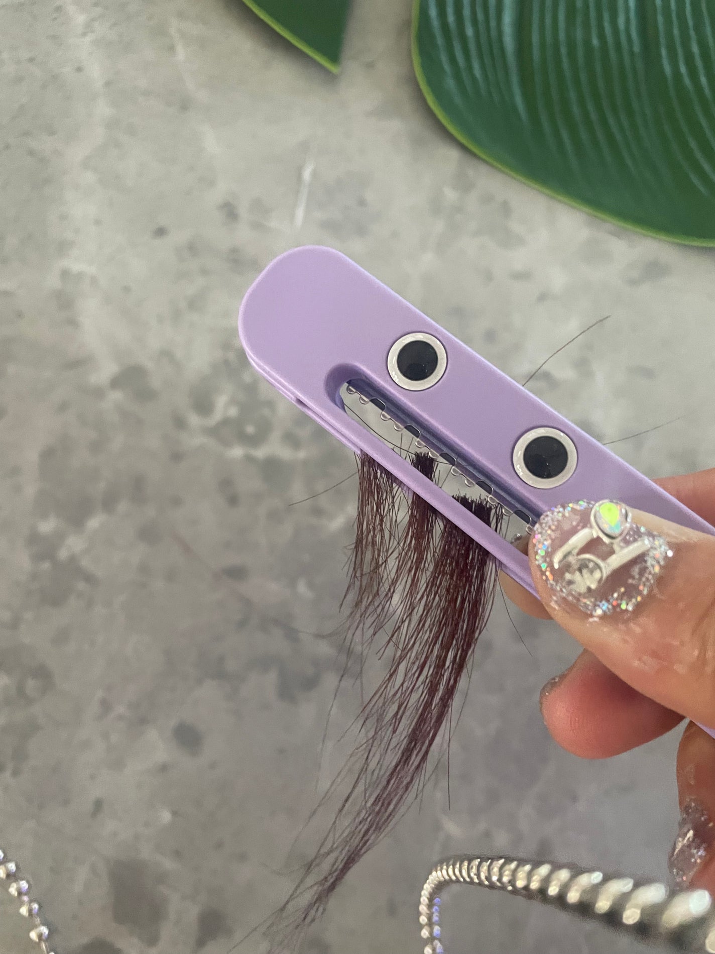 かんたん前髪セルフカッター /ヘアカットモンスター/ヘアケアグッズを使ったクチコミ(2枚目)