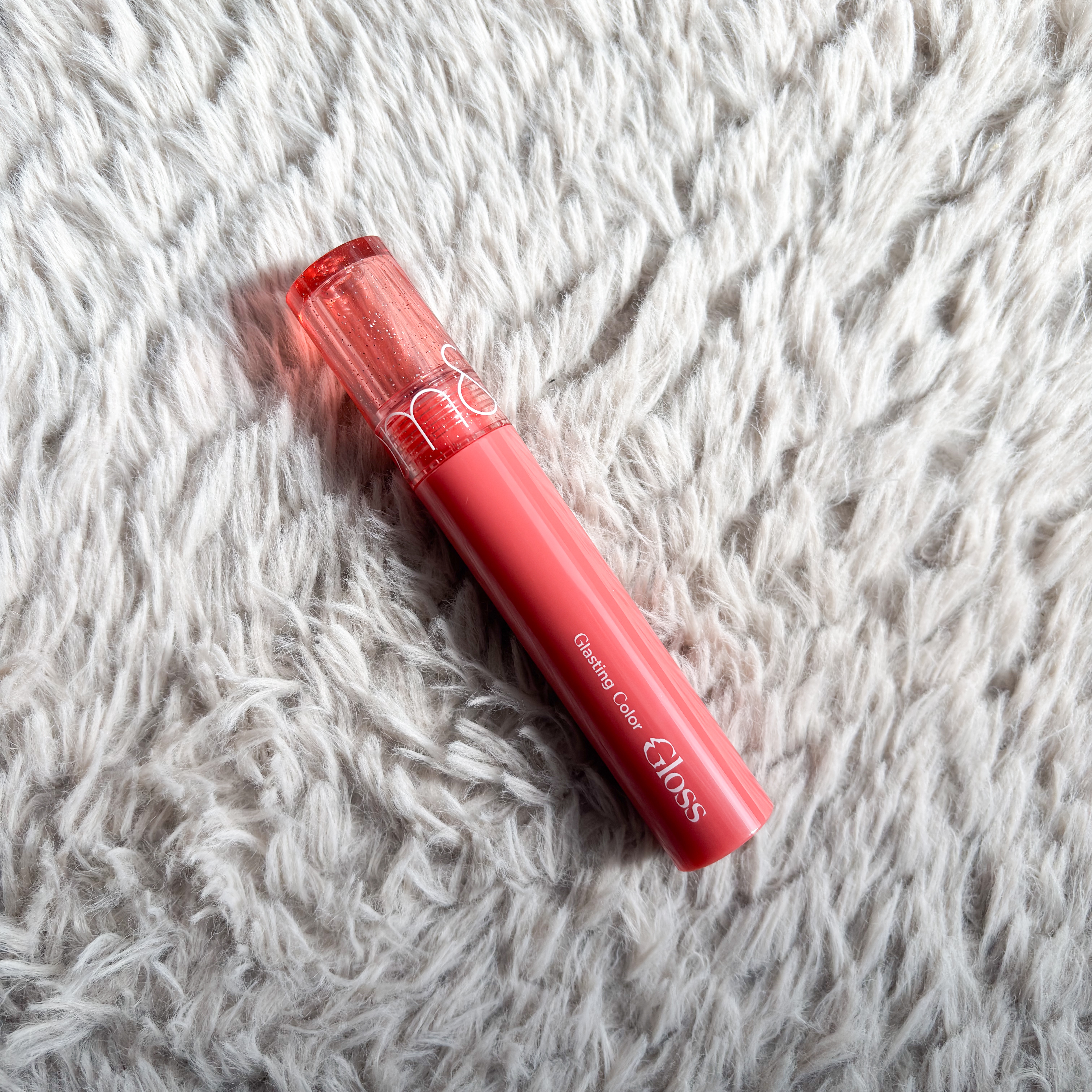 グラスティングカラーグロス 10 APRICOT SPARKLE (アプリコットスパークル)/rom&nd/リップグロスを使ったクチコミ（1枚目）