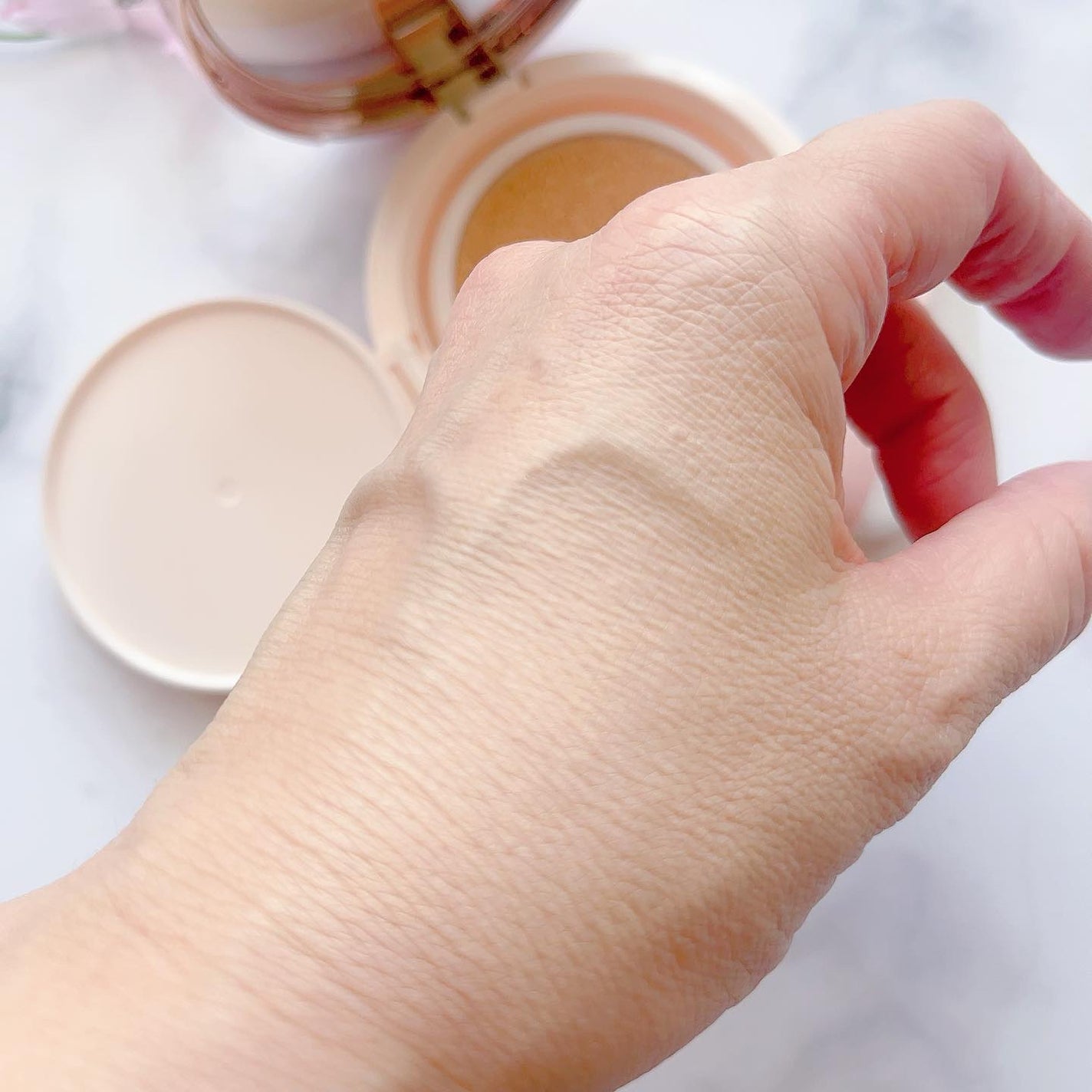 RJ エクセレント 薬用エッセンスインクッション BB/アピセラピーコスメティクス/クッションファンデーションを使ったクチコミ(10枚目)