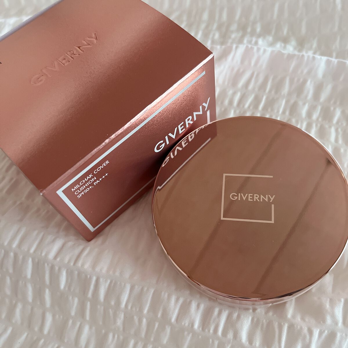 GIVERNY
密着カバークッションファンデ

宮脇咲良ちゃんが使ってると有名になったGIVERNYのクッションファンデバージョン！

韓国アイドル肌になれる？と期待マックスだったんですが私にはイマイチでした…

仕上がりはカバー力高くて、