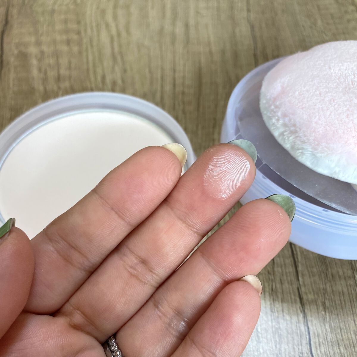 ホワイトルーセント ブライトニング スキンケアパウダー Ｎ/SHISEIDO/プレストパウダーを使ったクチコミ（3枚目）