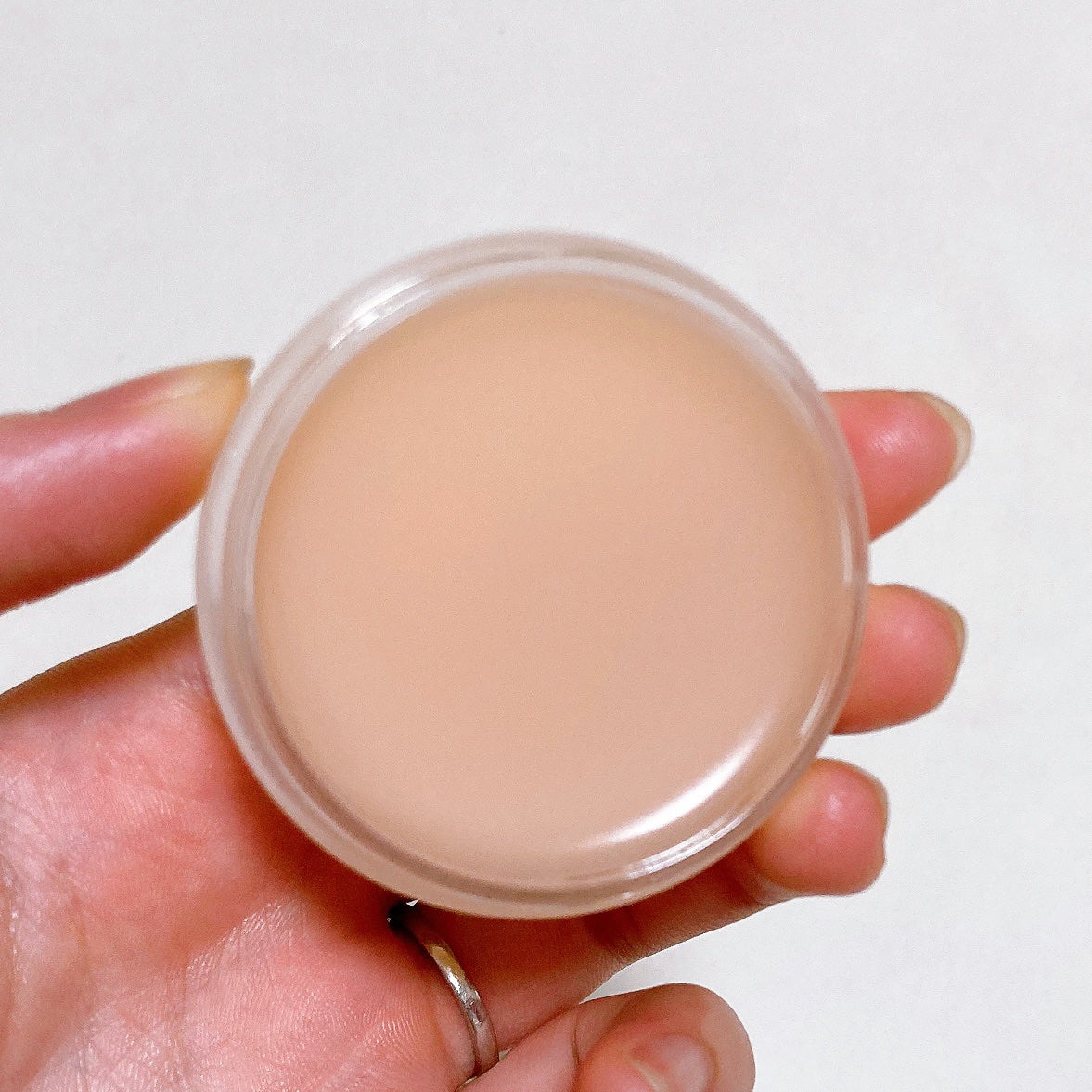 モイストリップバーム/XOUL/リップバームを使ったクチコミ(4枚目)