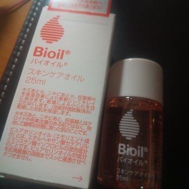 気になっていたバイオイルを購入🙌
傷が出来てしまって、アットノンとクリームを塗っていたのですが、保湿がいまいちだなぁ。と感じたので
一番小さいサイズをお試し購入しました。
まだ数日しか使ってないですが、