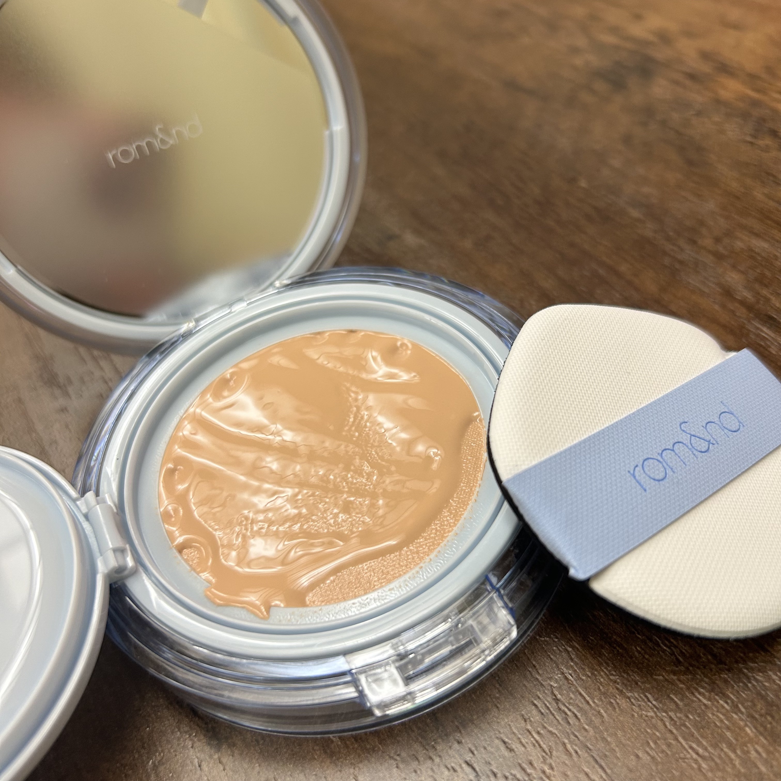 ベアウォータークッション/rom&nd/クッションファンデーションを使ったクチコミ（2枚目）