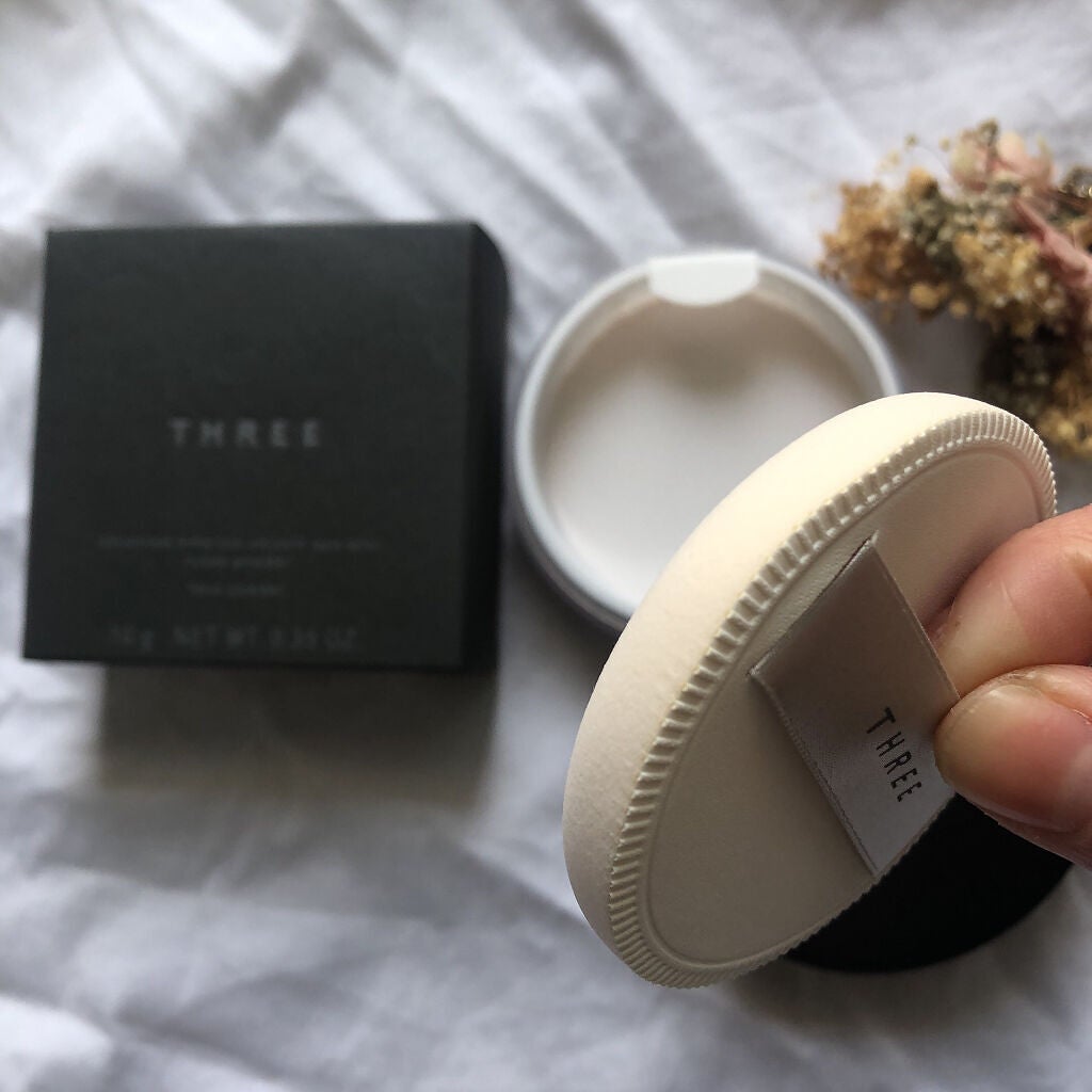 アドバンスドエシリアルスムースオペレーター ルースパウダー/THREE/ルースパウダーを使ったクチコミ(2枚目)