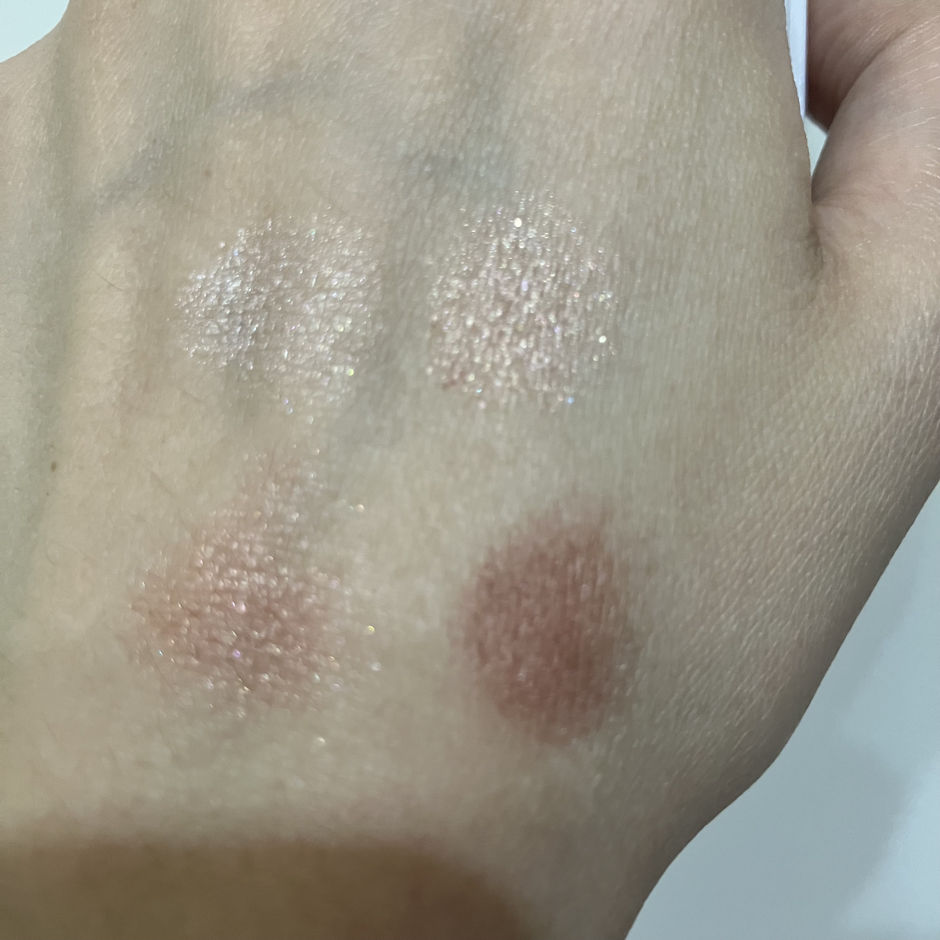 シルキースフレアイズ 10 スウィートラブレター（桜の限定パッケージ）/キャンメイク/アイシャドウパレットを使ったクチコミ（1枚目）