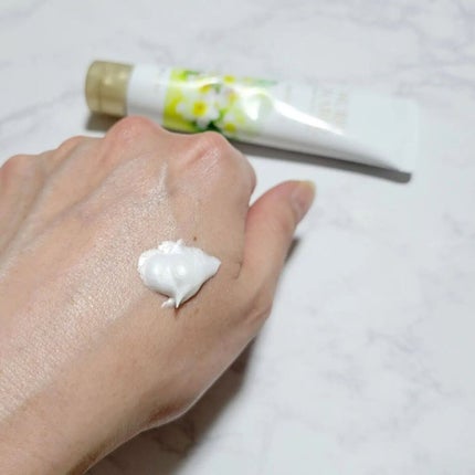 大人のハンドバーム エルブグリーンの香り/ハリーハリー/ハンドクリームを使ったクチコミ(3枚目)