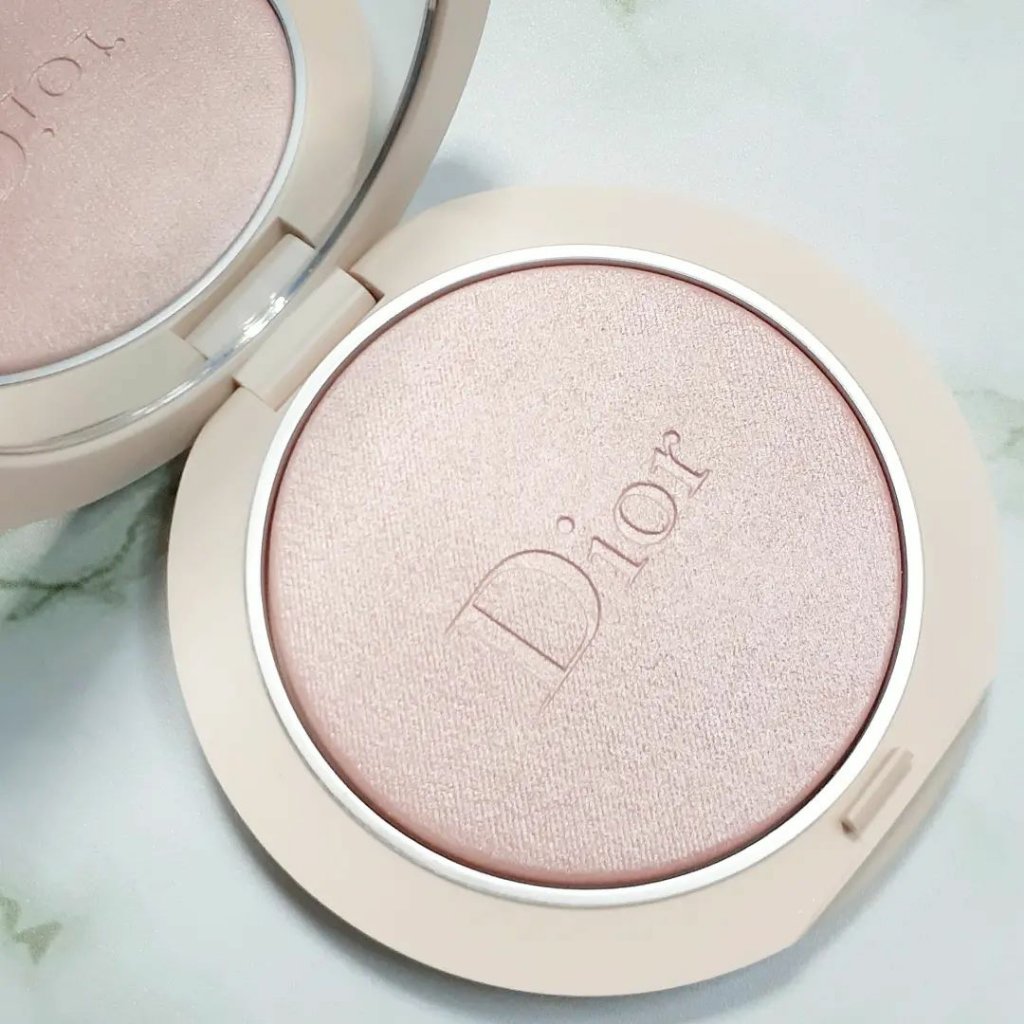 ディオールスキン フォーエヴァー クチュール ルミナイザー/Dior/プレストパウダーを使ったクチコミ（3枚目）