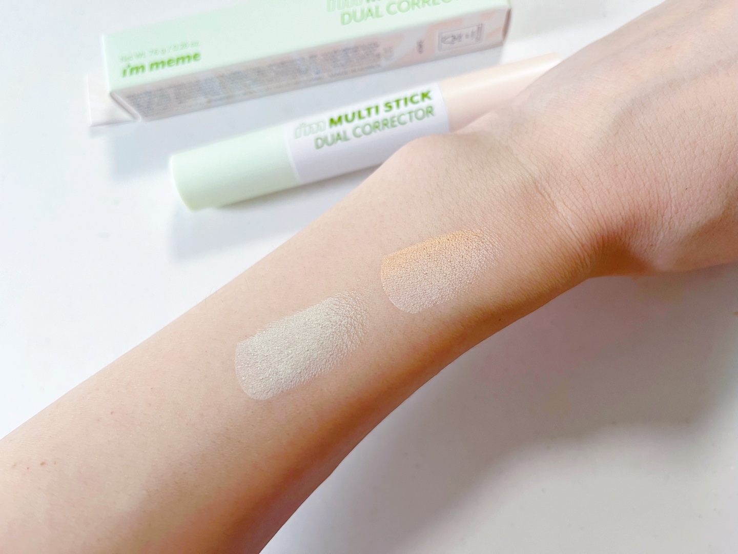 アイムマルチスティックデュアルコレクター 002 マーブルベージュ×ライトグリーン/i’m meme/スティックコンシーラーを使ったクチコミ（3枚目）