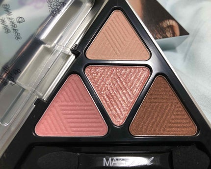 ヒドゥントライアングルアイパレット/MAKEHEAL/アイシャドウパレットを使ったクチコミ(2枚目)