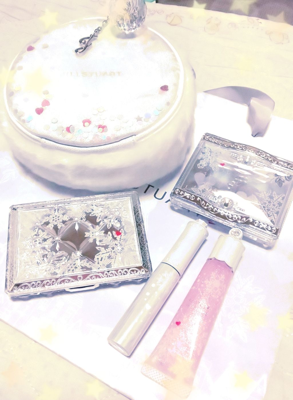 ホワイトラブストーリー コレクション (クリスマスコフレ 2018)/JILL STUART/メイクアップキットを使ったクチコミ(2枚目)