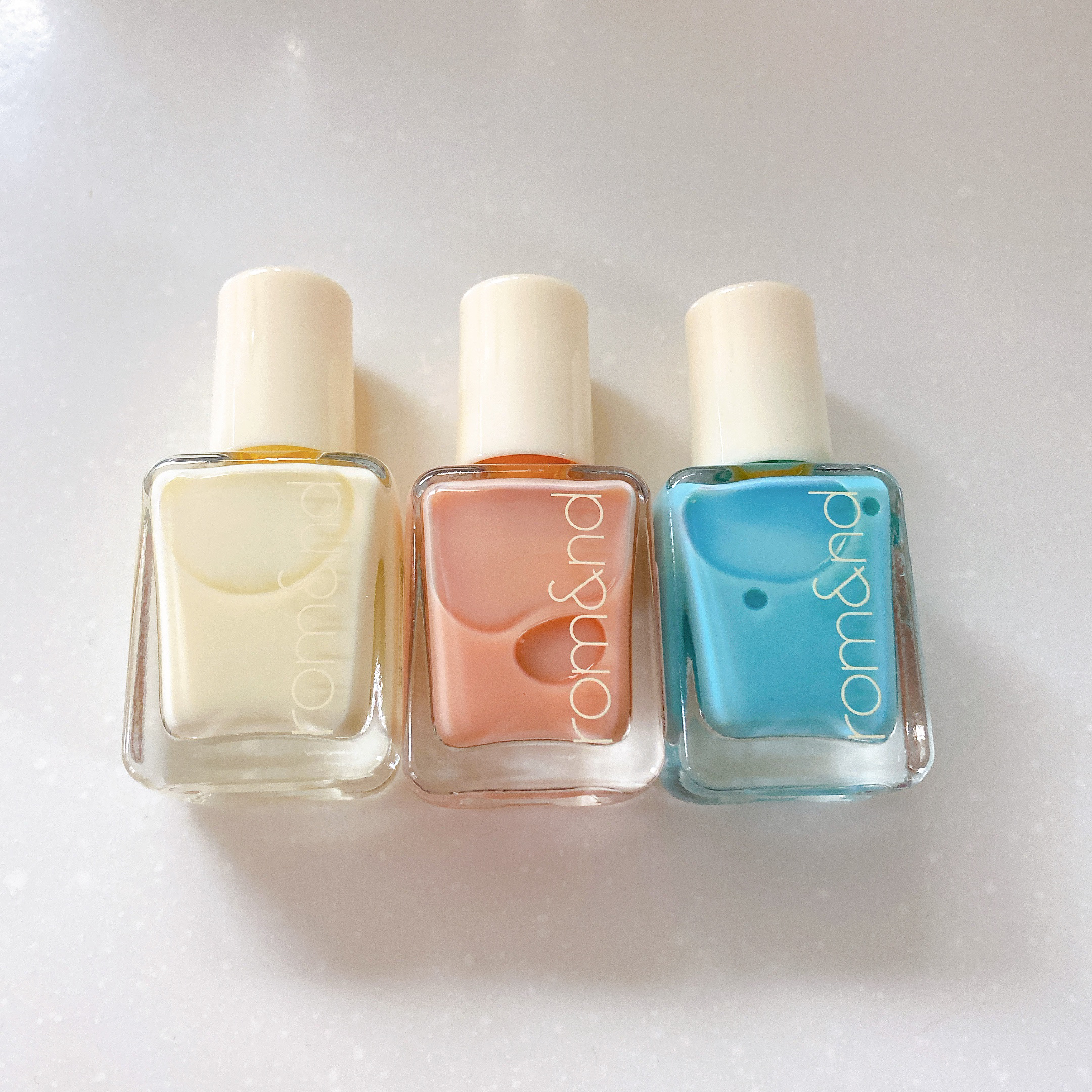 ムードペブルネイル W04 BABY PEACH/rom&nd/マニキュアを使ったクチコミ（1枚目）