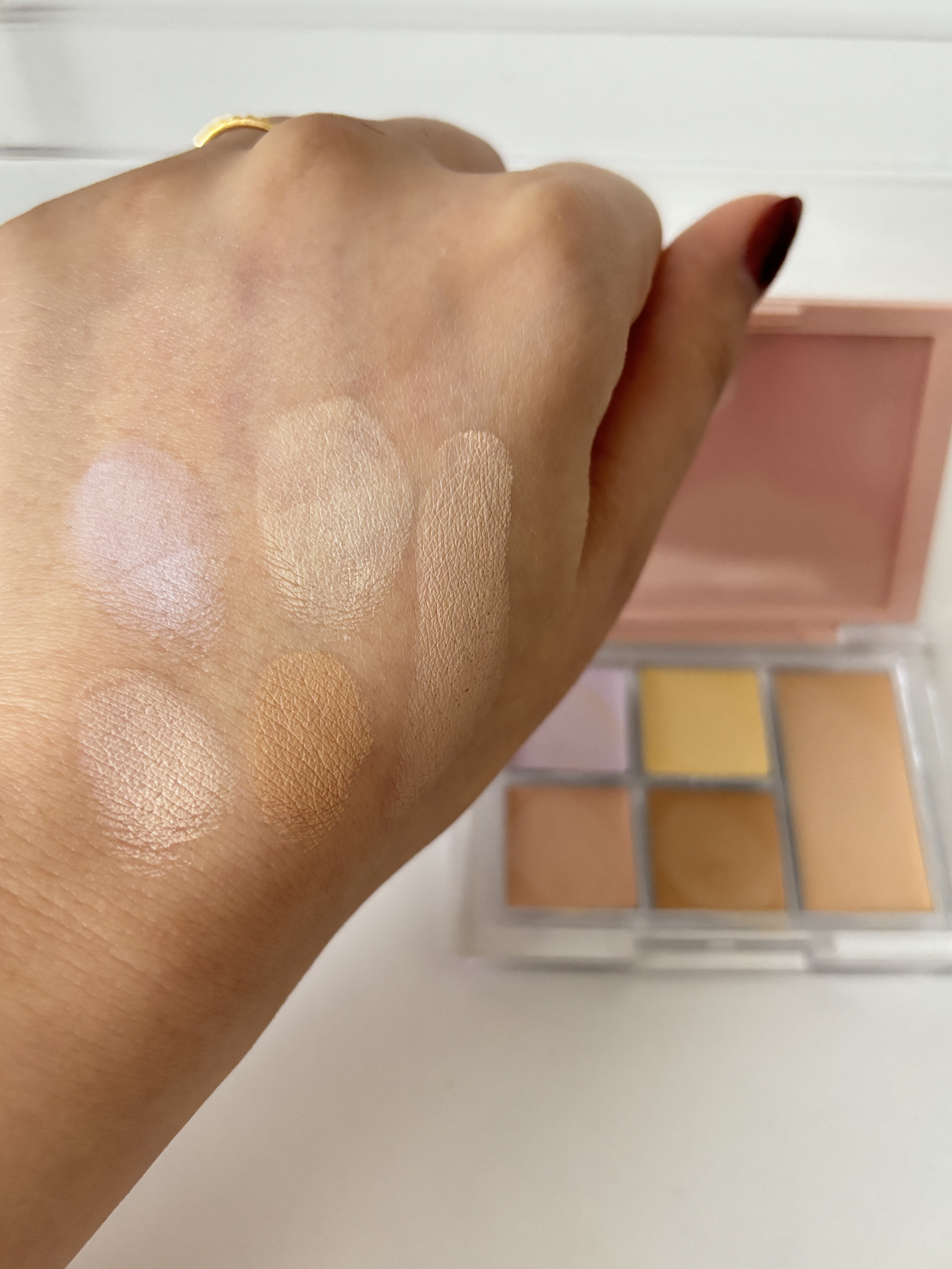 ５カラーコンシーラーパレット/Kirei&co./パレットコンシーラーを使ったクチコミ（3枚目）