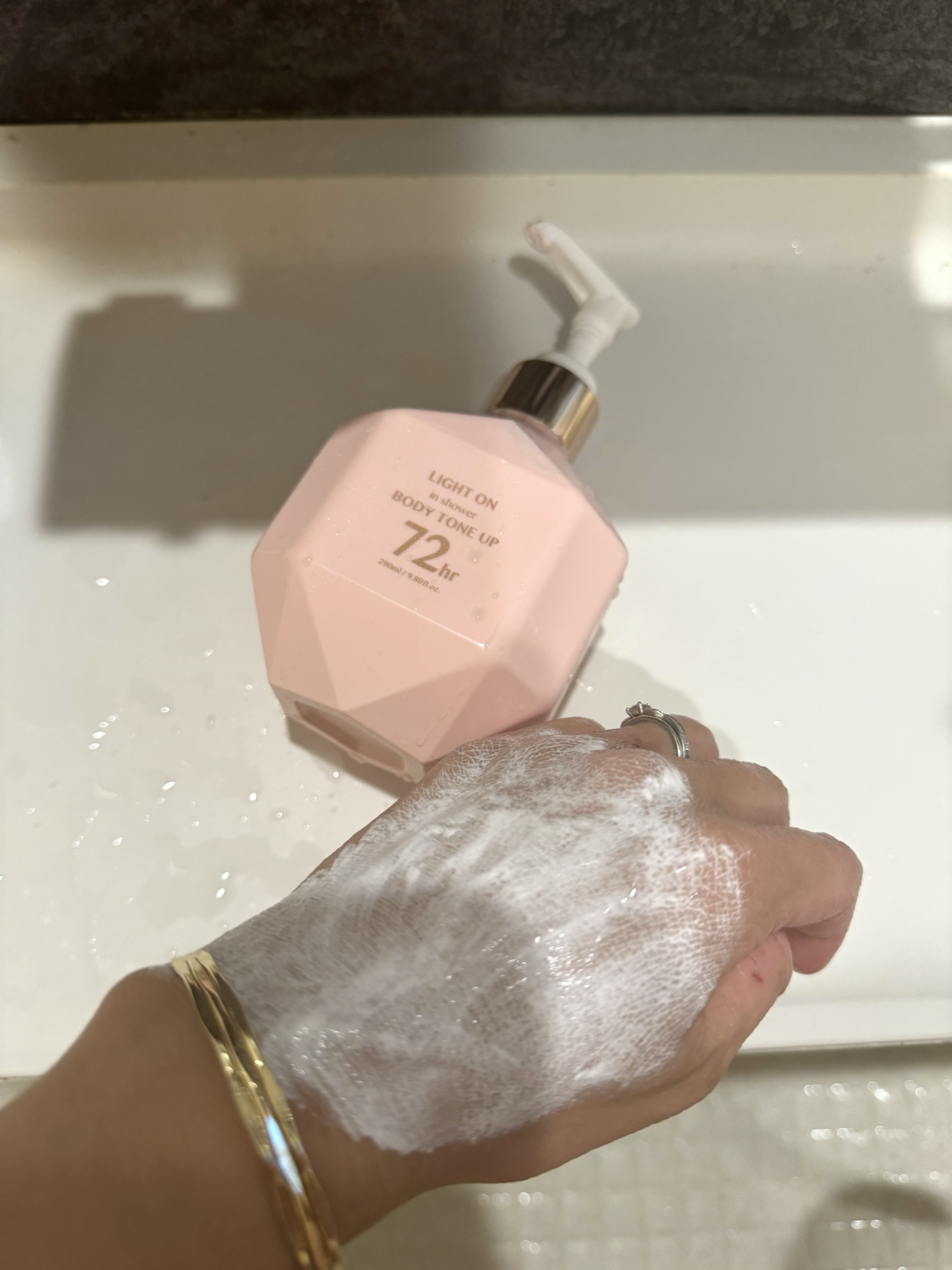 ライトオンインシャワー ボディトーンアップ/BOM/ボディソープを使ったクチコミ（3枚目）