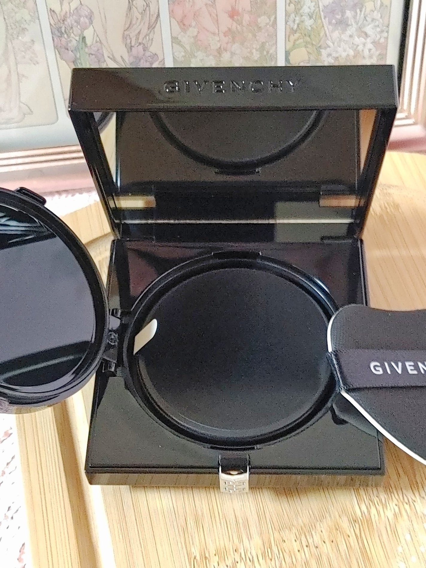 プリズム・リーブル・スキンケアリング・グロウ・クッション/GIVENCHY/クッションファンデーションを使ったクチコミ(4枚目)