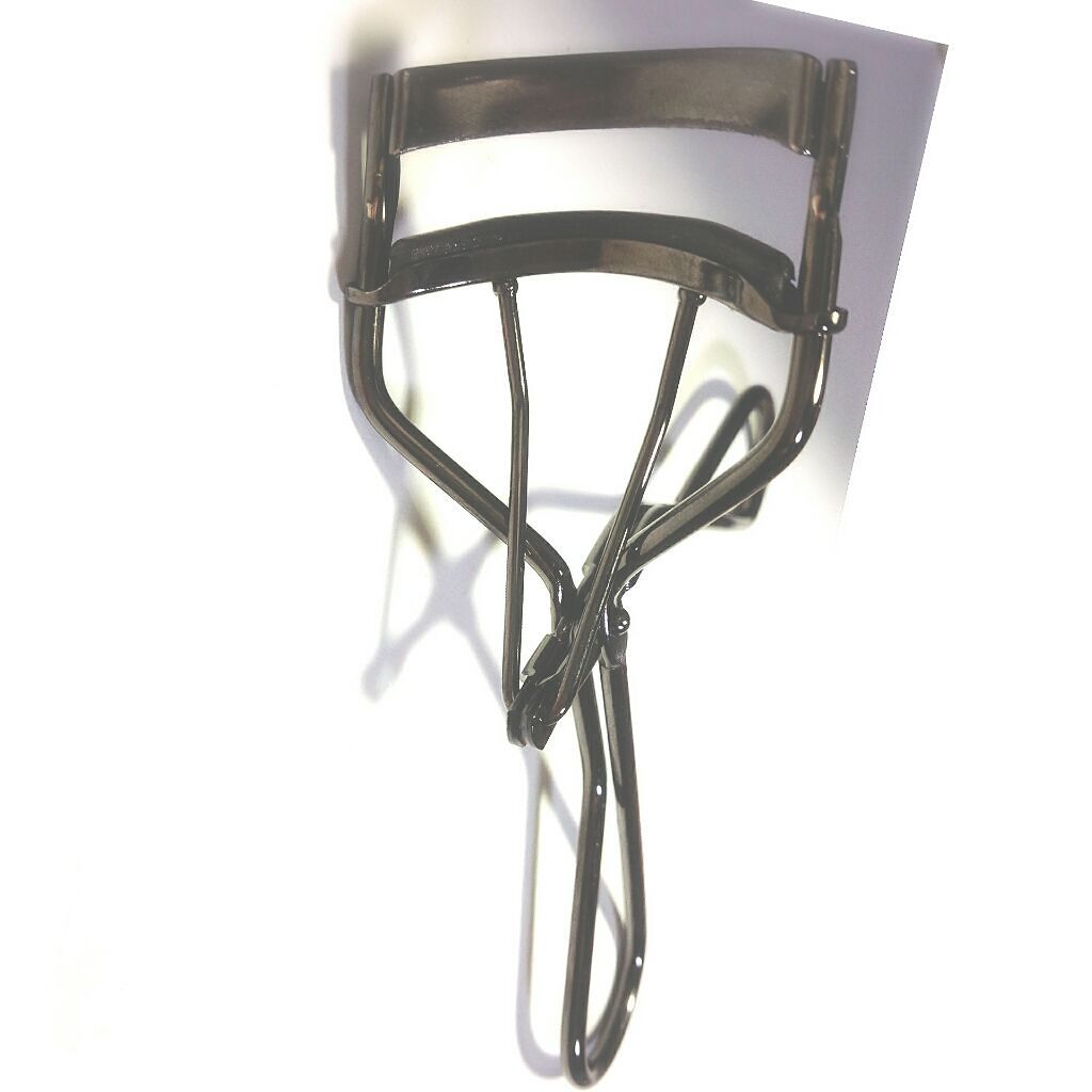 マキアージュ エッジフリー アイラッシュカーラーのクチコミ「MAQuillAGE✨
エッジフリーアイラッシュカーラー


こちらのビューラーは扱いやすく、.....」（3枚目）