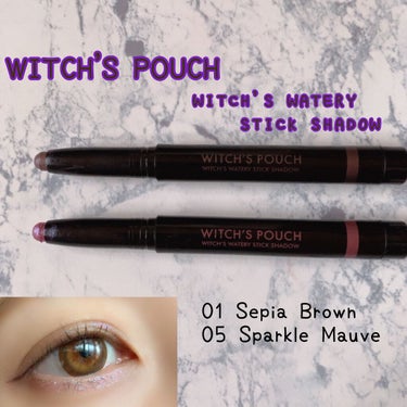 Witch's Pouch
▹▸ウォータリースティックシャドウ
       01 セピアブラウン
       05 スパークルモーヴ

   40%が水分でできていて塗るとひんやり!!
   美容液成分配合でメイクしながら目元ケアが
   できちゃう👀

   滑らかにするする塗れて使い心地良いです🥰

   そしてなんといっても二重の線にたまらないから
   快適。


   01 セピアブラウン
     誰にでも使いやすそうなグレーブラウンカラー。      

   05 スパークルモーヴ
      青ラメザックザク✨これは好きな人多そう🥺

      とても艶感も綺麗でこれ1つでもアイメイク完成
      できるから時短メイクにも◎

      

#韓国コスメ
#スティックアイシャドウ
#アイメイク
#時短_アイシャドウ 
#青ラメの画像 その0