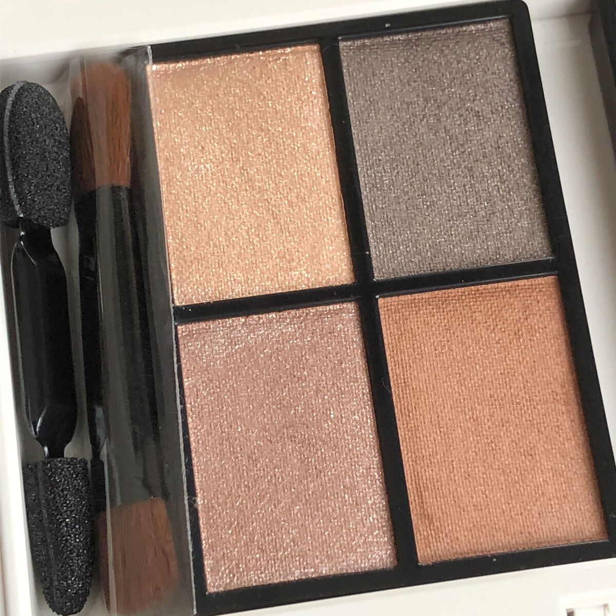 15thアニバーサリーミネラルアイ＆チークカラーパレット/エトヴォス/アイシャドウパレットを使ったクチコミ（2枚目）