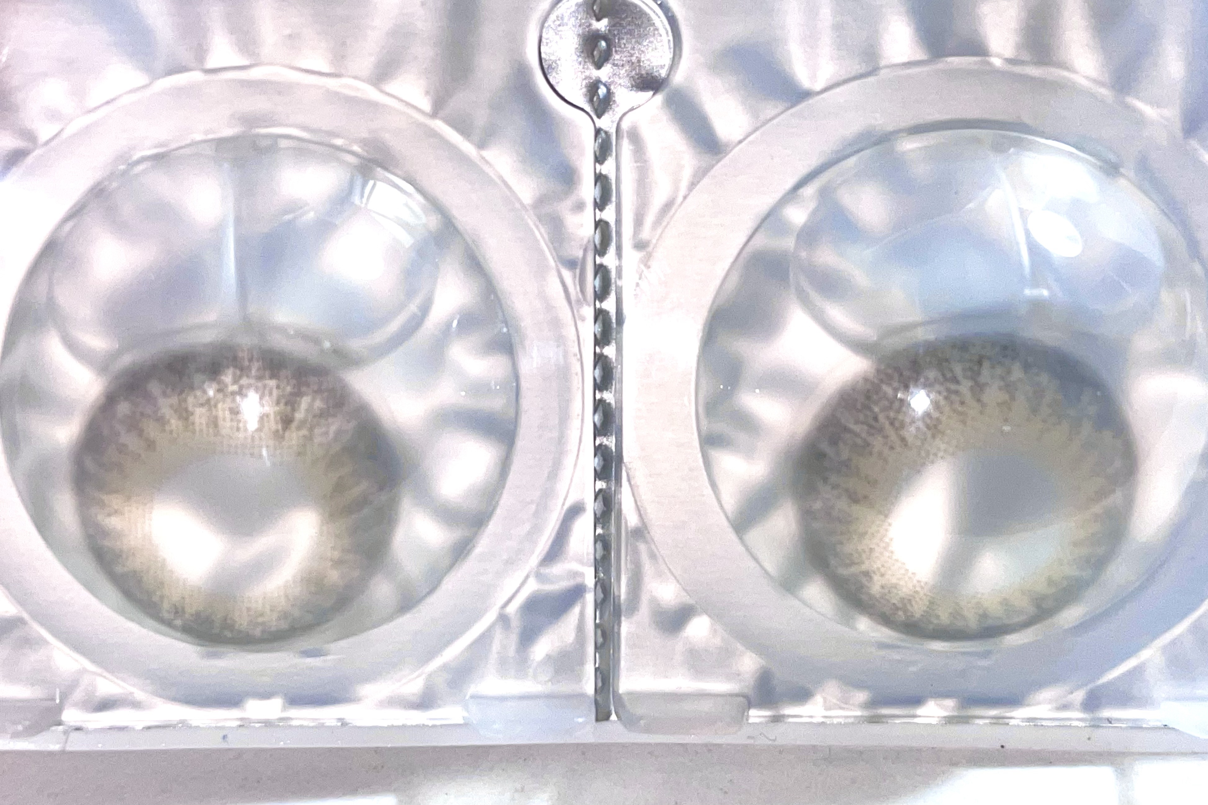 デコラティブアイズ UVモイスト/Decorative Eyes/カラーコンタクトレンズを使ったクチコミ（3枚目）