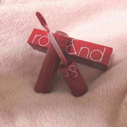 ジューシーラスティングティント/rom&nd/リップティントを使ったクチコミ(2枚目)