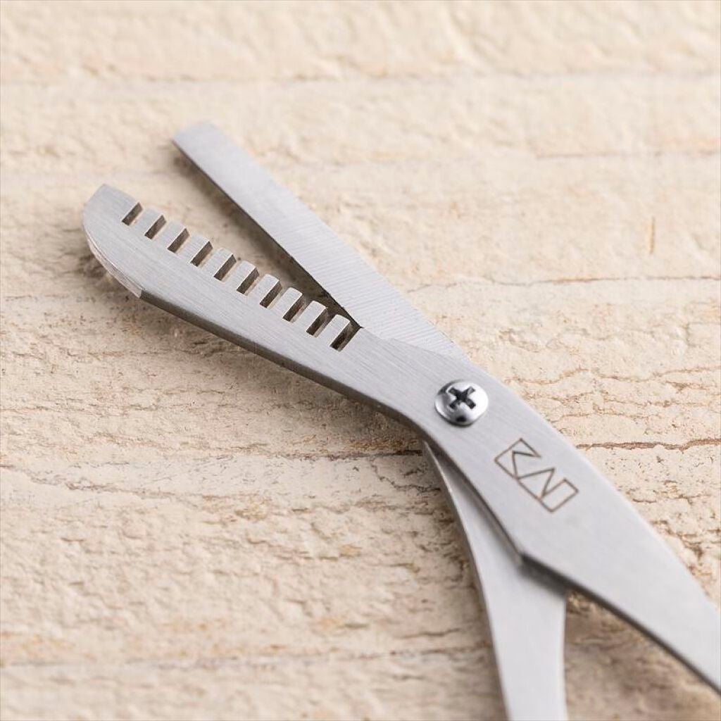 眉スキハサミ/貝印/その他化粧小物を使ったクチコミ(3枚目)