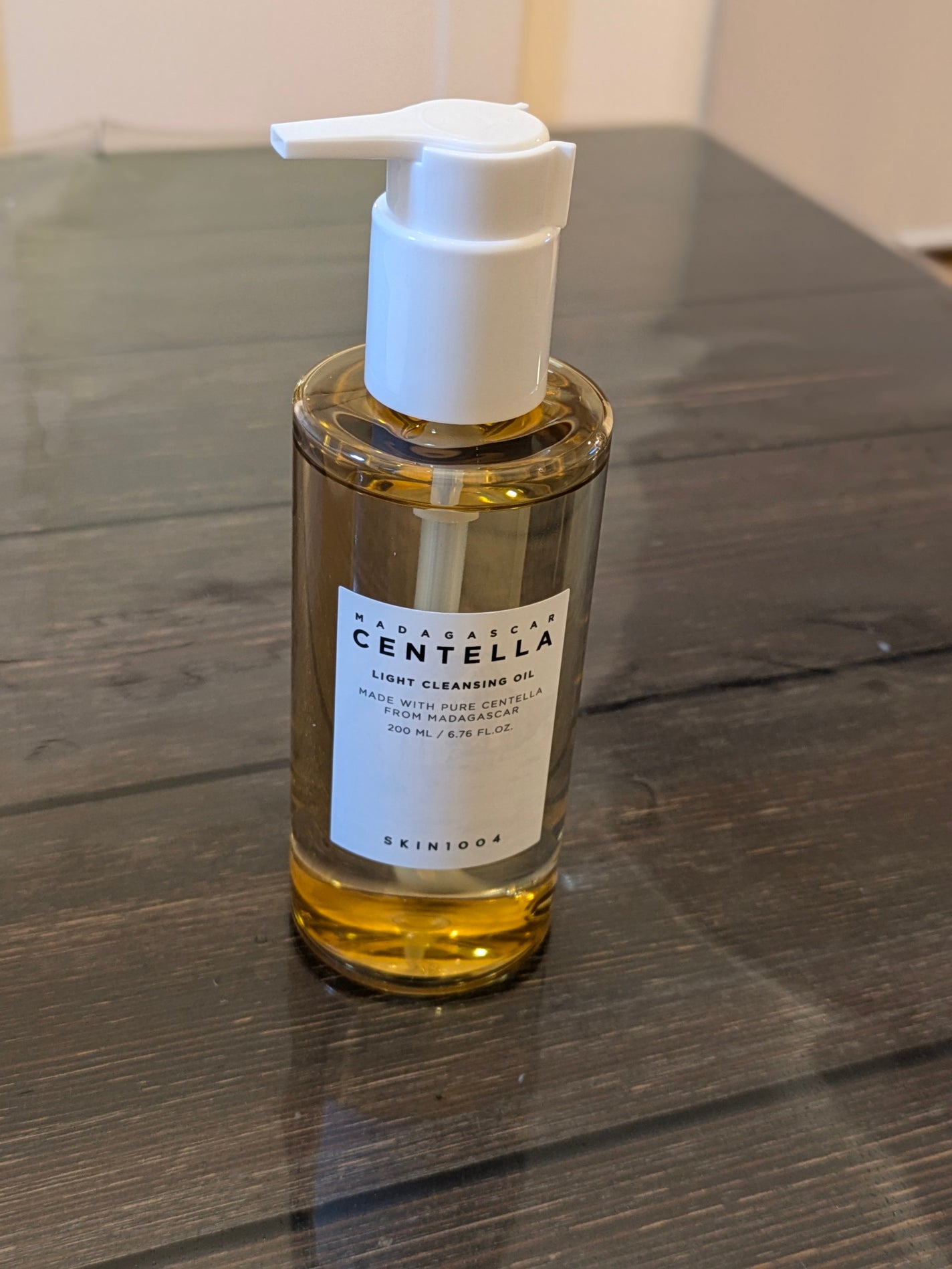 mtuk on LIPS 「まずテクスチャーはオイルなのにサラッとしていて肌なじみがよく、..」(1枚目)