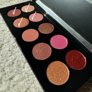 PAT McGRATH LABS
MOTHERSHIP PALETTES XI

Sunlit Seduction

左4色を使ってメイク
ラメが激しくて可愛すぎる


#アイメイク #今日のメイク #ライトスプリング #LIPSとわたしの思い出2023  #わたしの推しマスカラ  #イルミネーションメイク の画像 その1