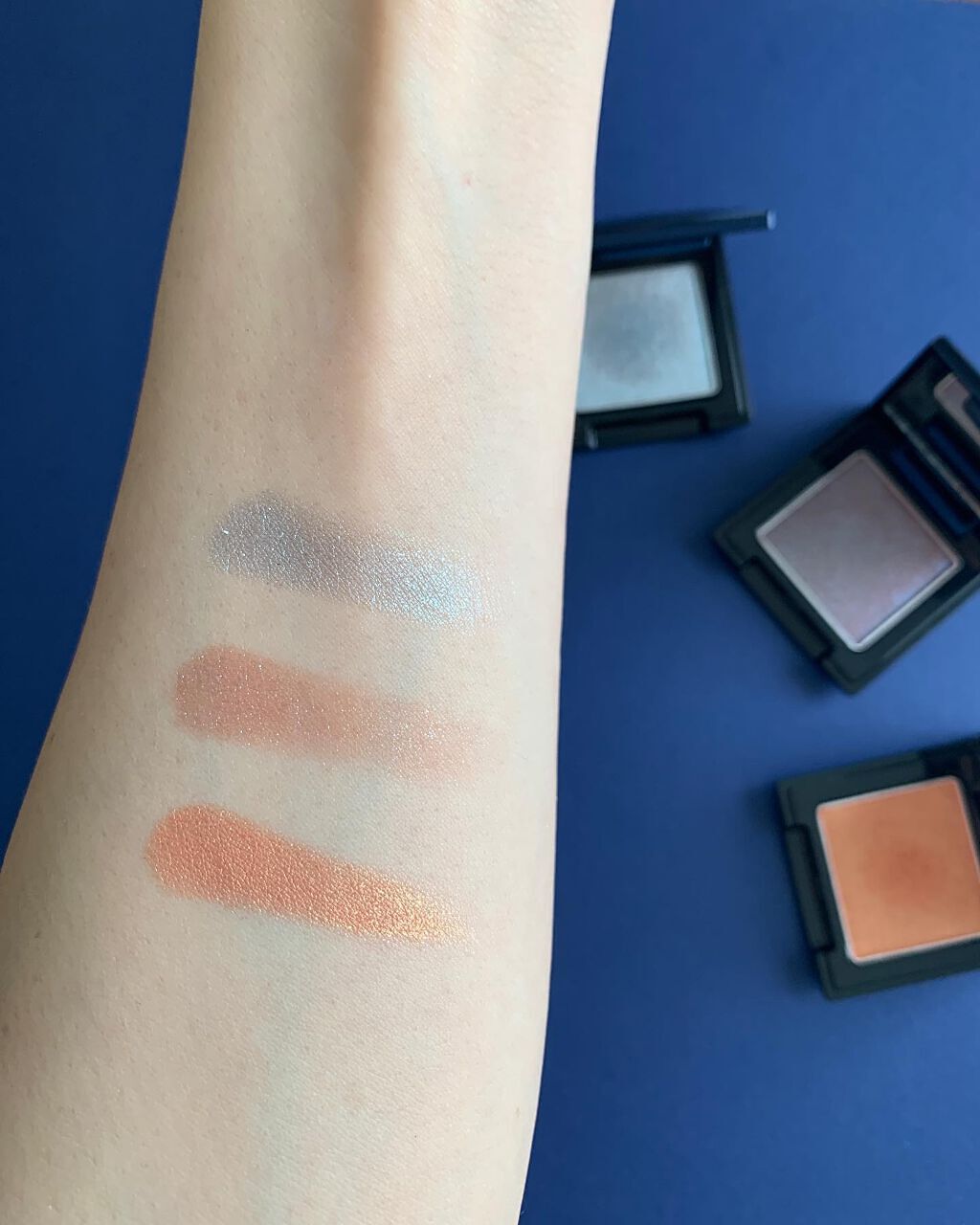 ラズル アイカラー/エレガンス ラズル /単色アイシャドウを使ったクチコミ(3枚目)