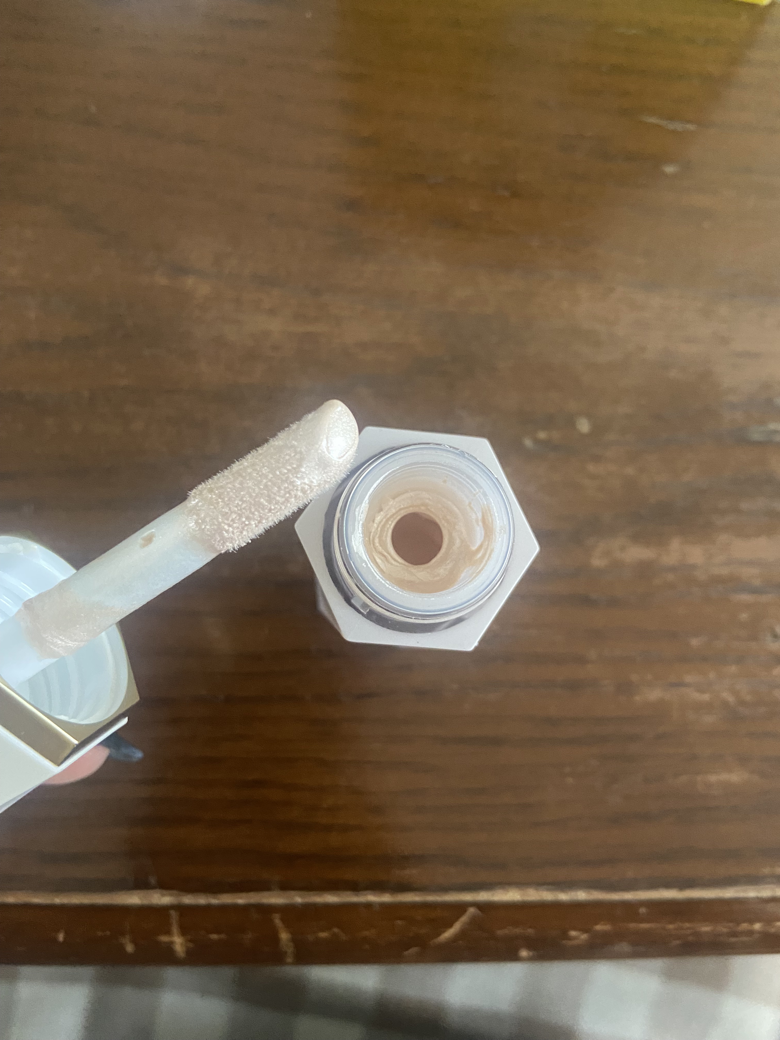 グロウブルーム リキッドハイライター バニラフロスト(Vanilla Frost)/SHEGLAM/リキッドハイライトを使ったクチコミ（2枚目）