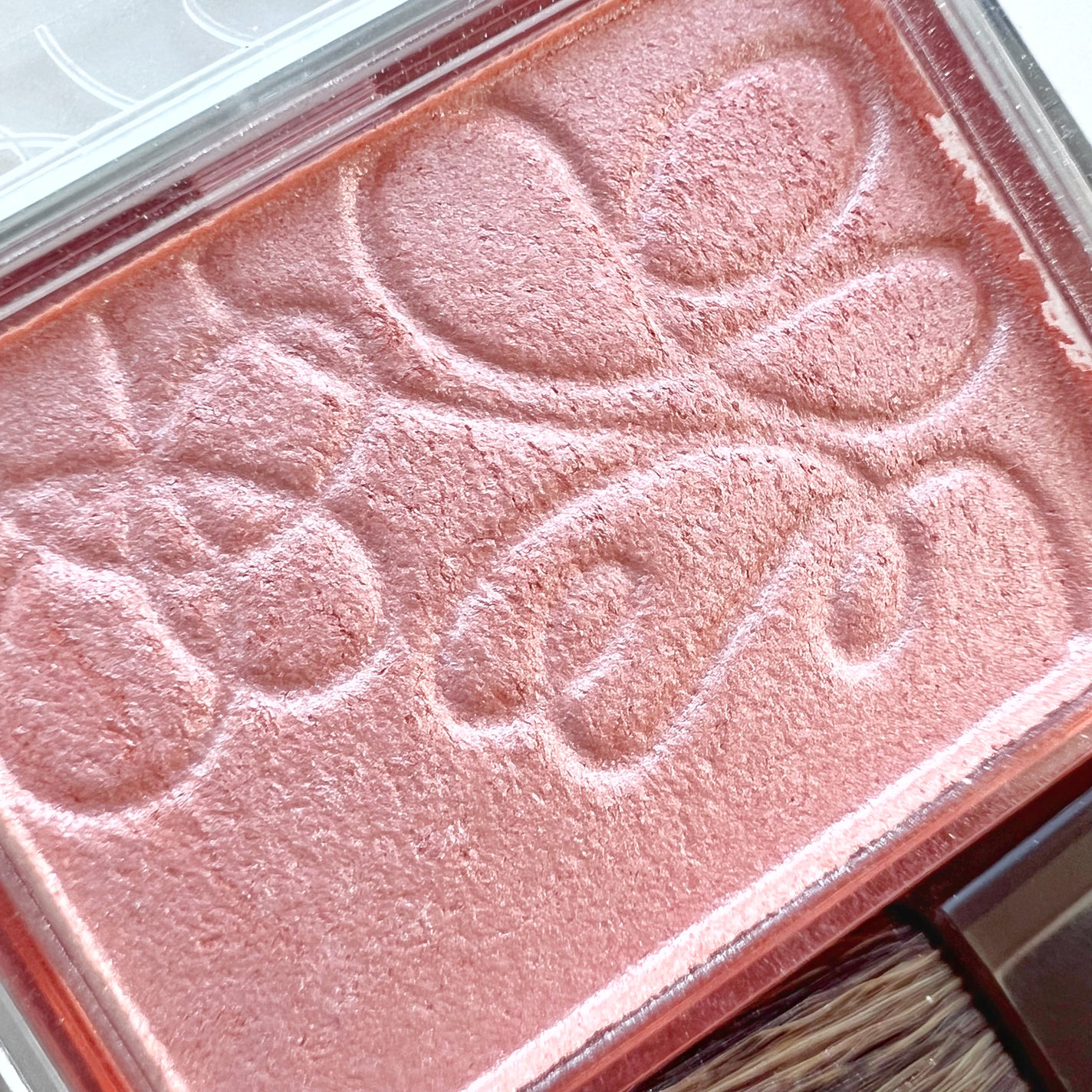 パールグロウニュアンサー/CEZANNE/パウダーハイライトを使ったクチコミ(3枚目)