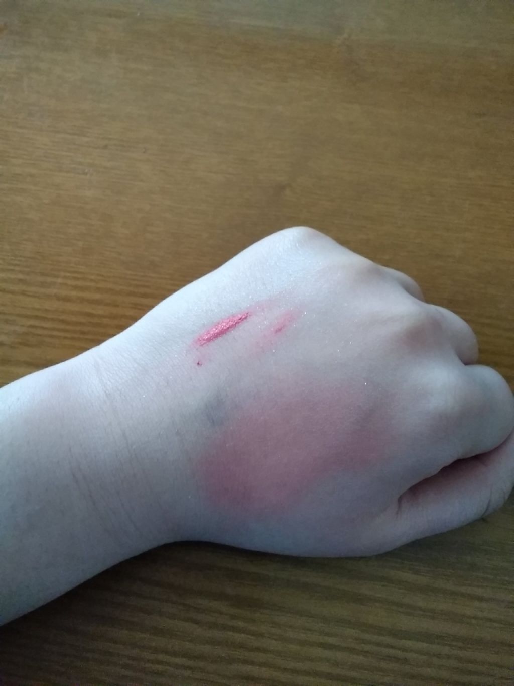 ココア on LIPS 「前回、プラムレッドを紹介しましたが、今回は、ピンクです。ーーー..」(4枚目)