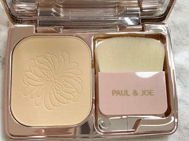 今回は前回紹介した
Paul & JOEのファンデーション
使用した感想です❣️


発売された時から気になってた
ファンデーション！
使うの楽しみにしてました☺️

せっかくなので下地もPaul & 