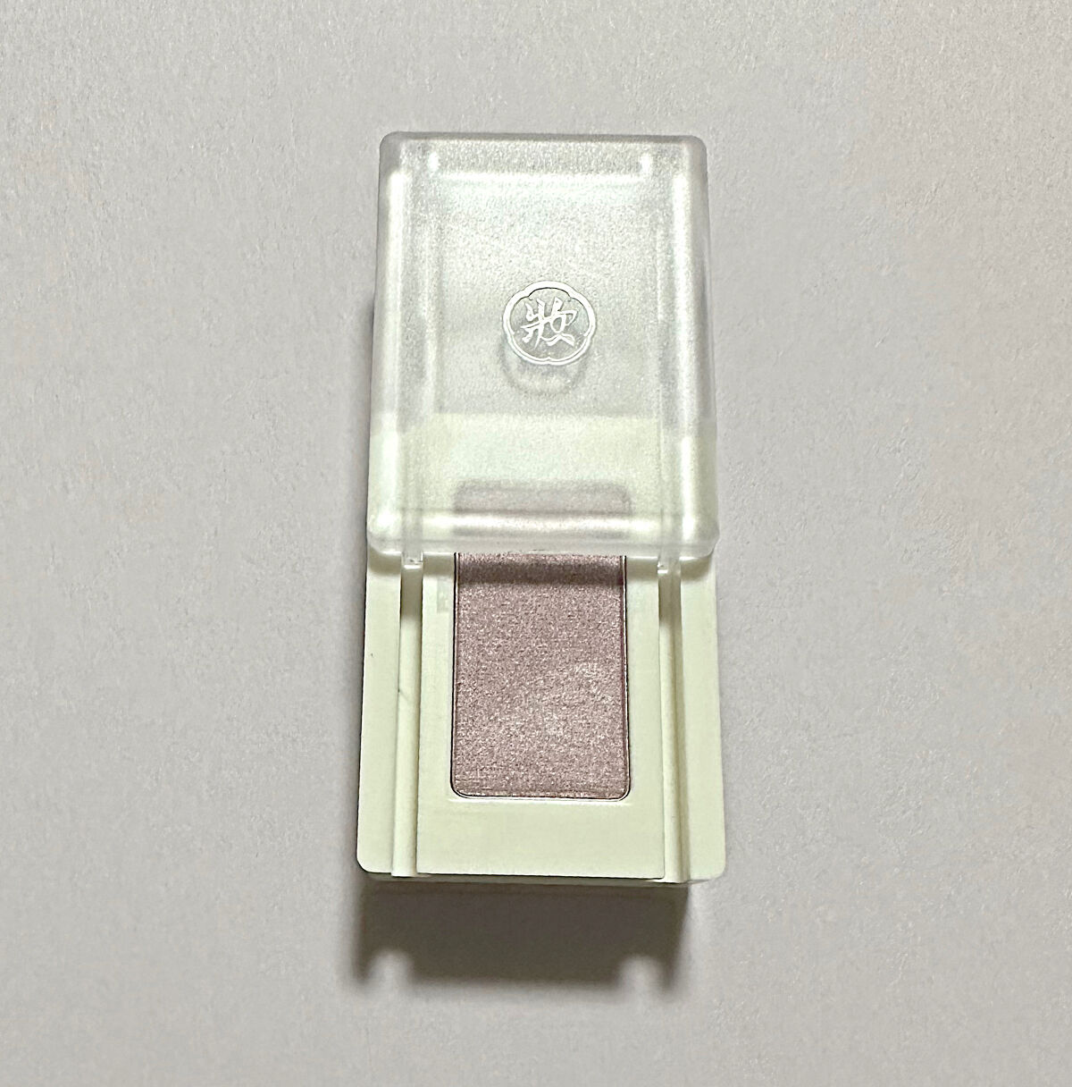麻雀アイシャドウ 八索【パーソウ】ローズダクト/和粧/単色アイシャドウを使ったクチコミ（2枚目）