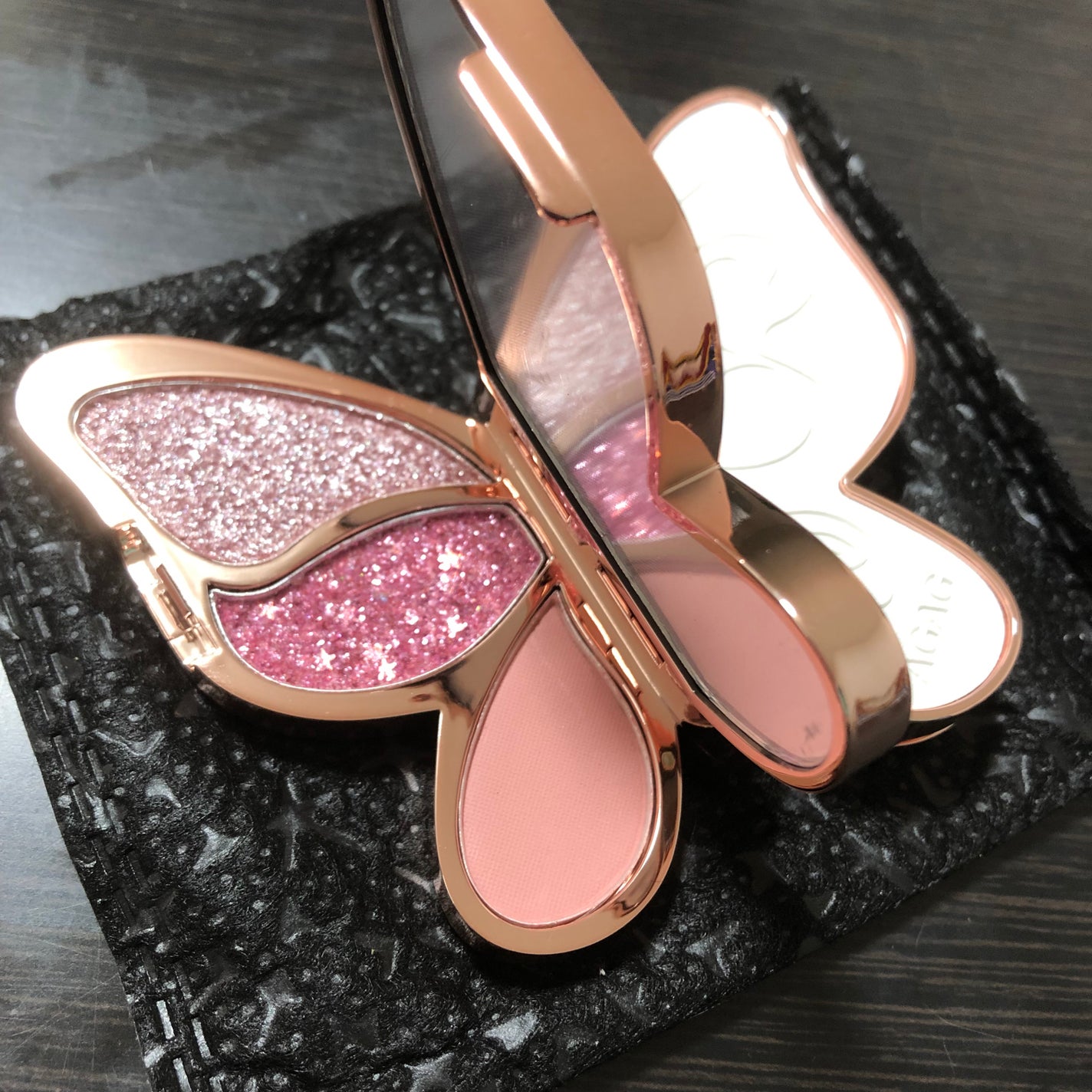 バタフライアイシャドウパレット/AGAG/アイシャドウパレットを使ったクチコミ(2枚目)