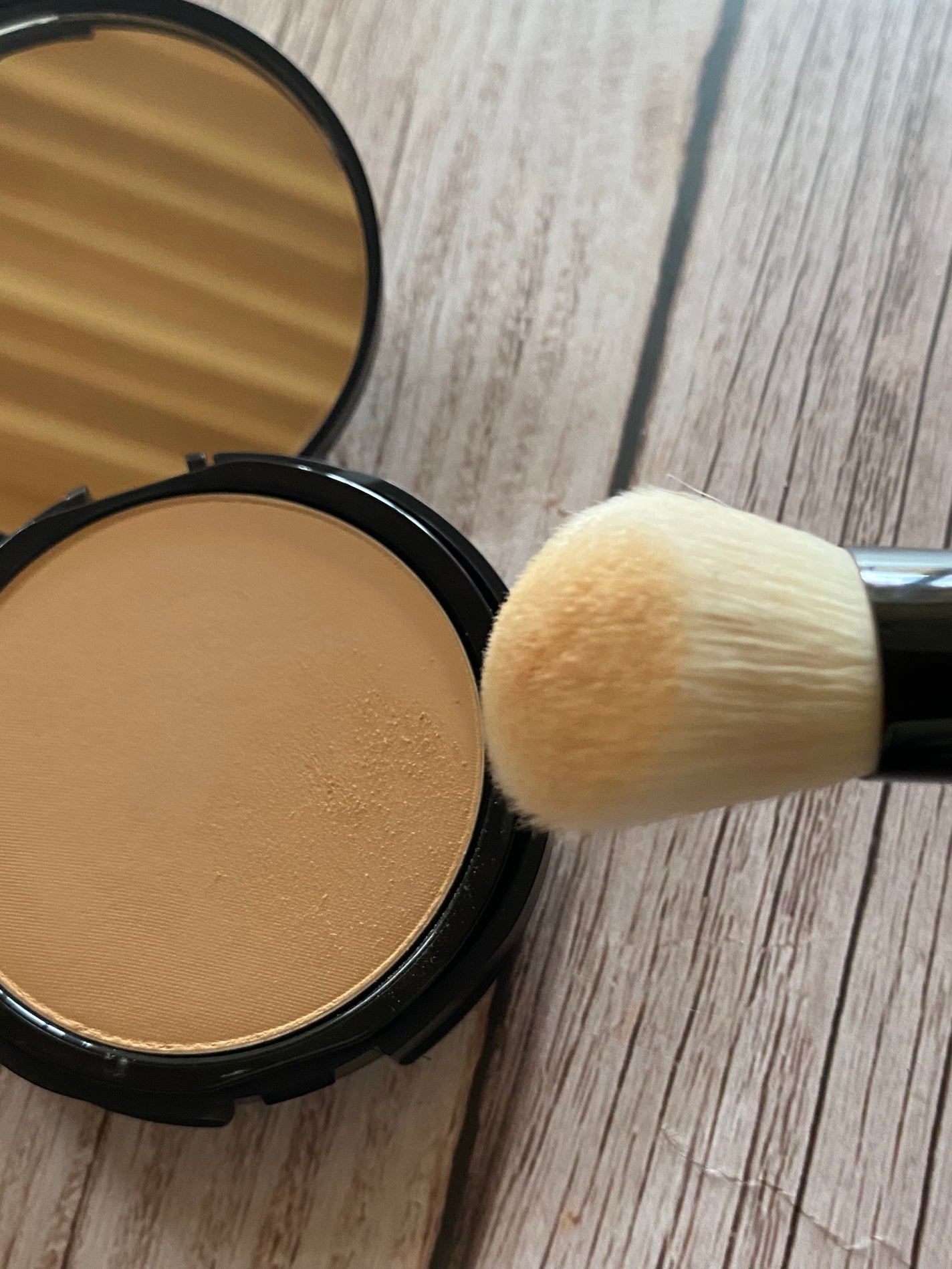 ベアプロ 16HR パウダー ファンデーション/bareMinerals/パウダーファンデーションを使ったクチコミ(3枚目)