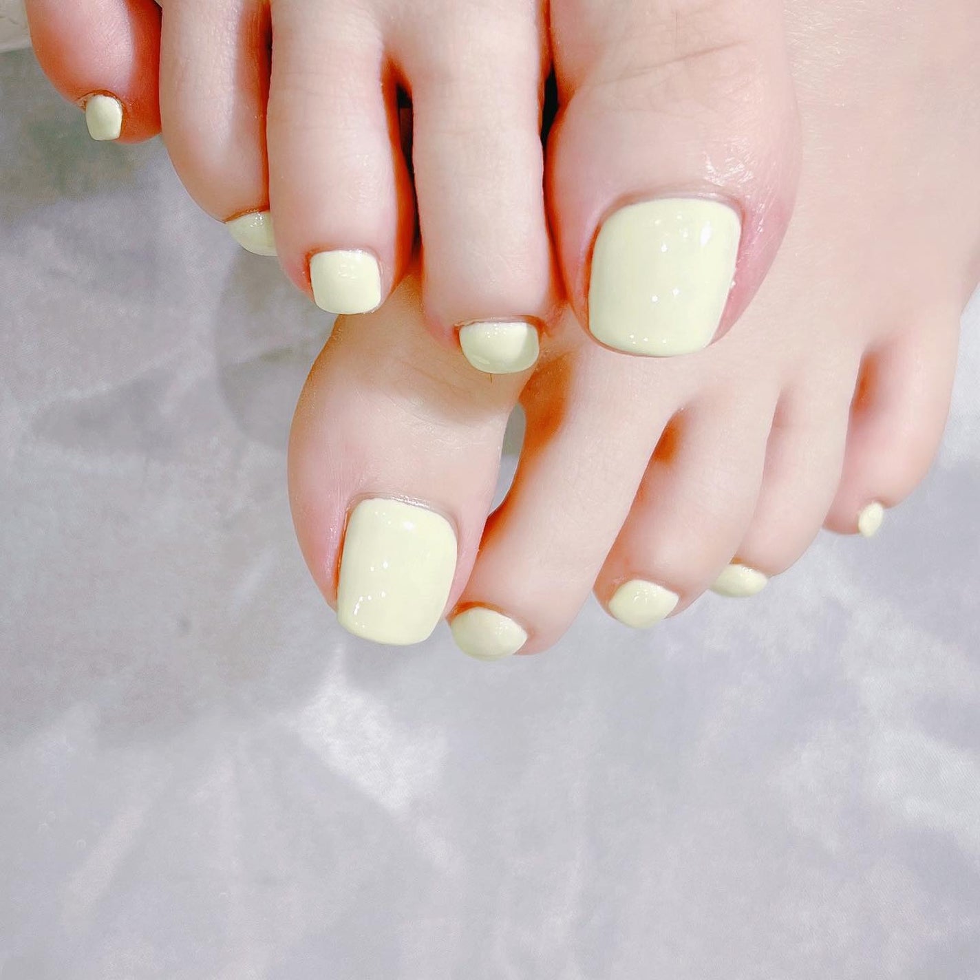 なかやまちえこ on LIPS 「ワンカラー⠀⠀@kyarypappaちゃん⠀手はマット、足は艶..」(2枚目)