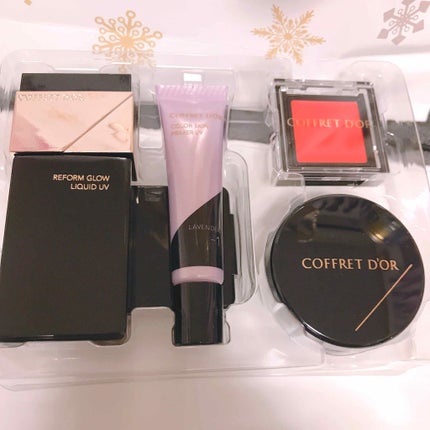 コフレドール リフォルムグロウ リクイドUV ホリデーコレクションaのクチコミ「めちゃくちゃお得なコフレドール  のセット!
ファンデーションだけでも元が取れちゃいそうな.....」(1枚目)