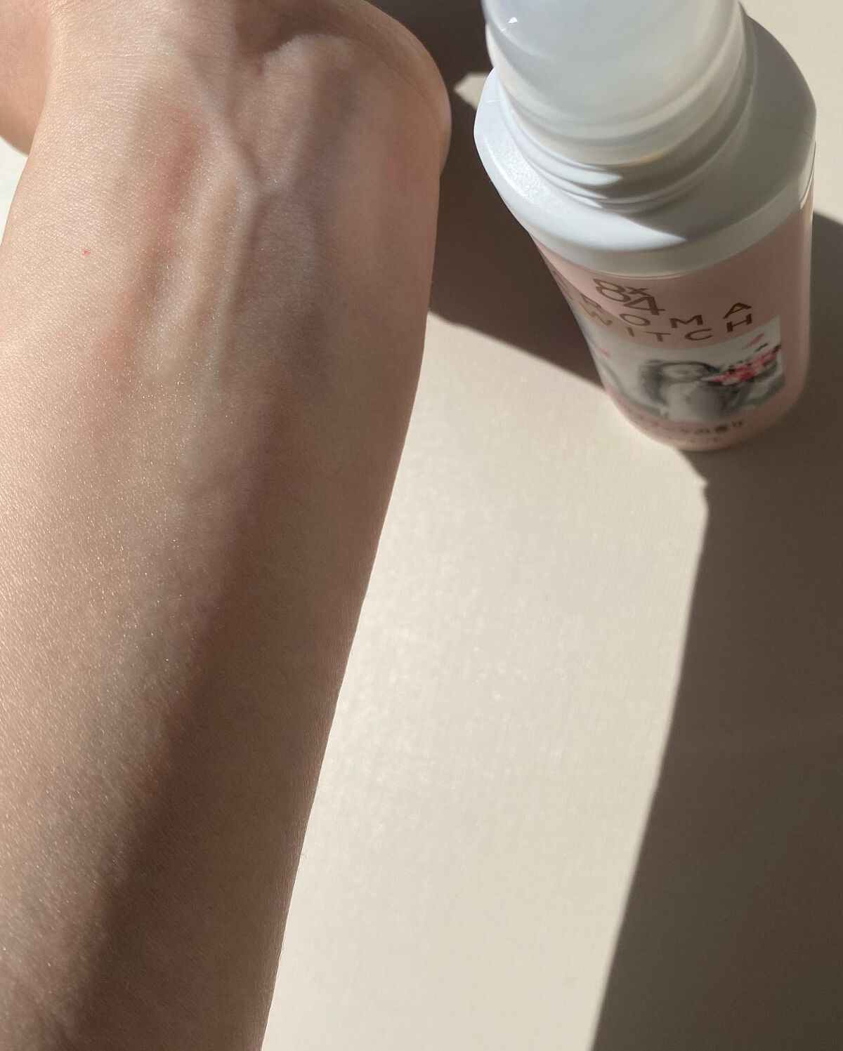 8x4 アロマスイッチ ロールオン パリスブーケの香り/8x4/デオドラント・制汗剤を使ったクチコミ(4枚目)