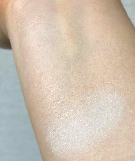 media ブライトアップチークのクチコミ「メディア ブライトアップチークN☆
ハイライトで使う為にホワイトを購入。
ラメなしのパールで.....」(3枚目)