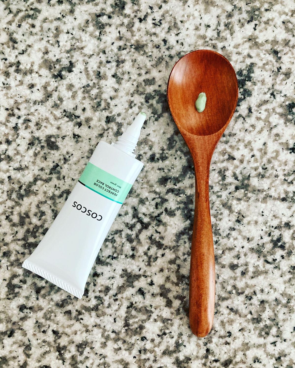 カラーコントロールベース ミントグリーン/COSCOS/化粧下地を使ったクチコミ（3枚目）