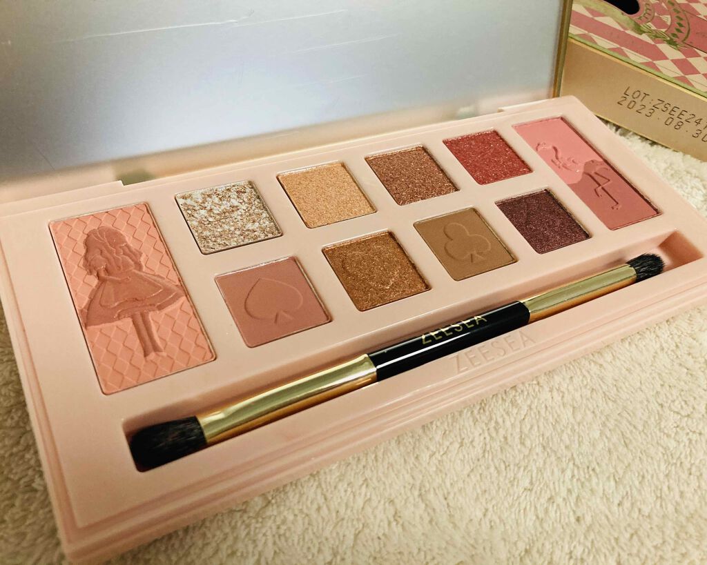 アリスドリームランドシリーズ 12色アイシャドウパレット(ZEESEA×大英博物館)/ZEESEA/アイシャドウパレットを使ったクチコミ(2枚目)