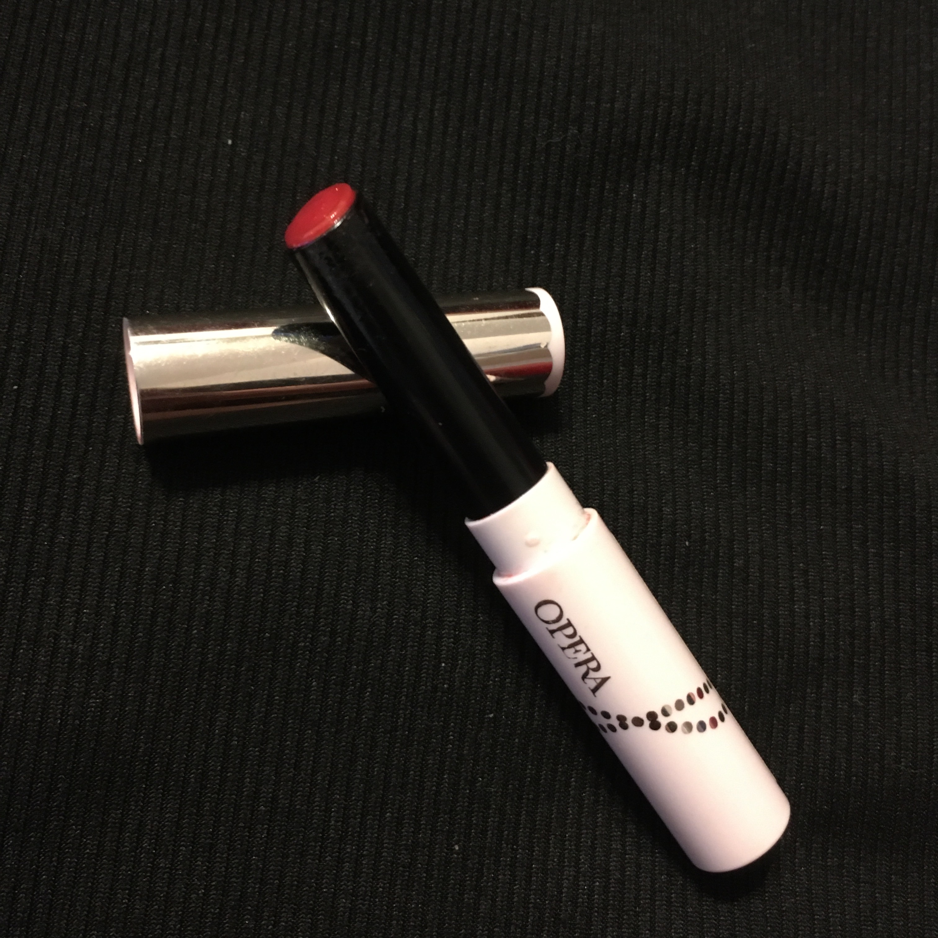 シアーリップカラー（旧） 01 ピュアレッド/OPERA/リップグロスを使ったクチコミ（1枚目）