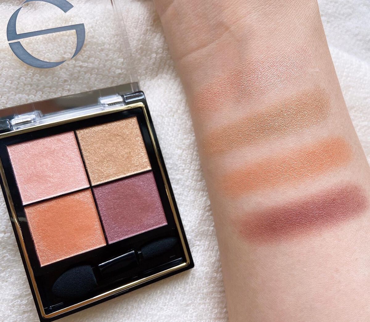 リアルクローズシャドウ/excel/アイシャドウパレットを使ったクチコミ(2枚目)