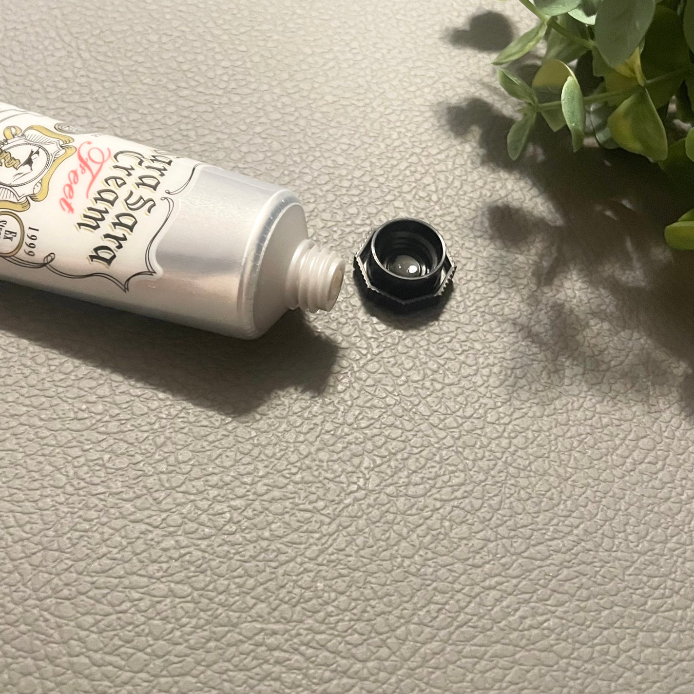 薬用足指さらさらクリーム/デオナチュレ/デオドラント・制汗剤を使ったクチコミ(2枚目)