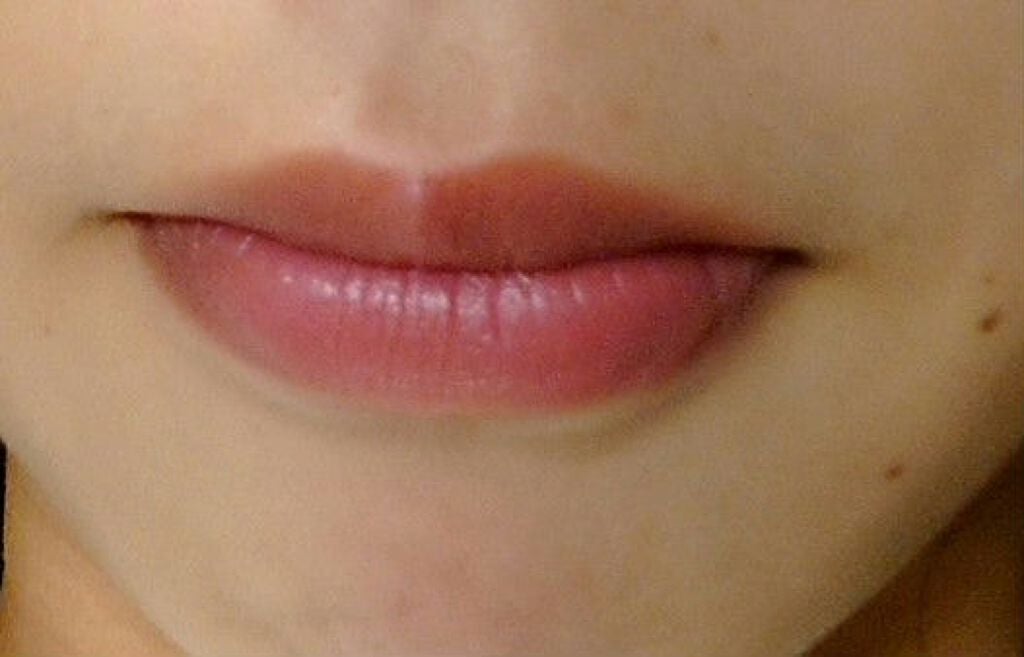 ラスティンググロスリップ/CEZANNE/口紅を使ったクチコミ(2枚目)