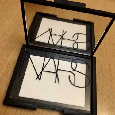 ライトリフレクティングセッティングパウダー　プレスト　N/NARS/プレストパウダーを使ったクチコミ（1枚目）