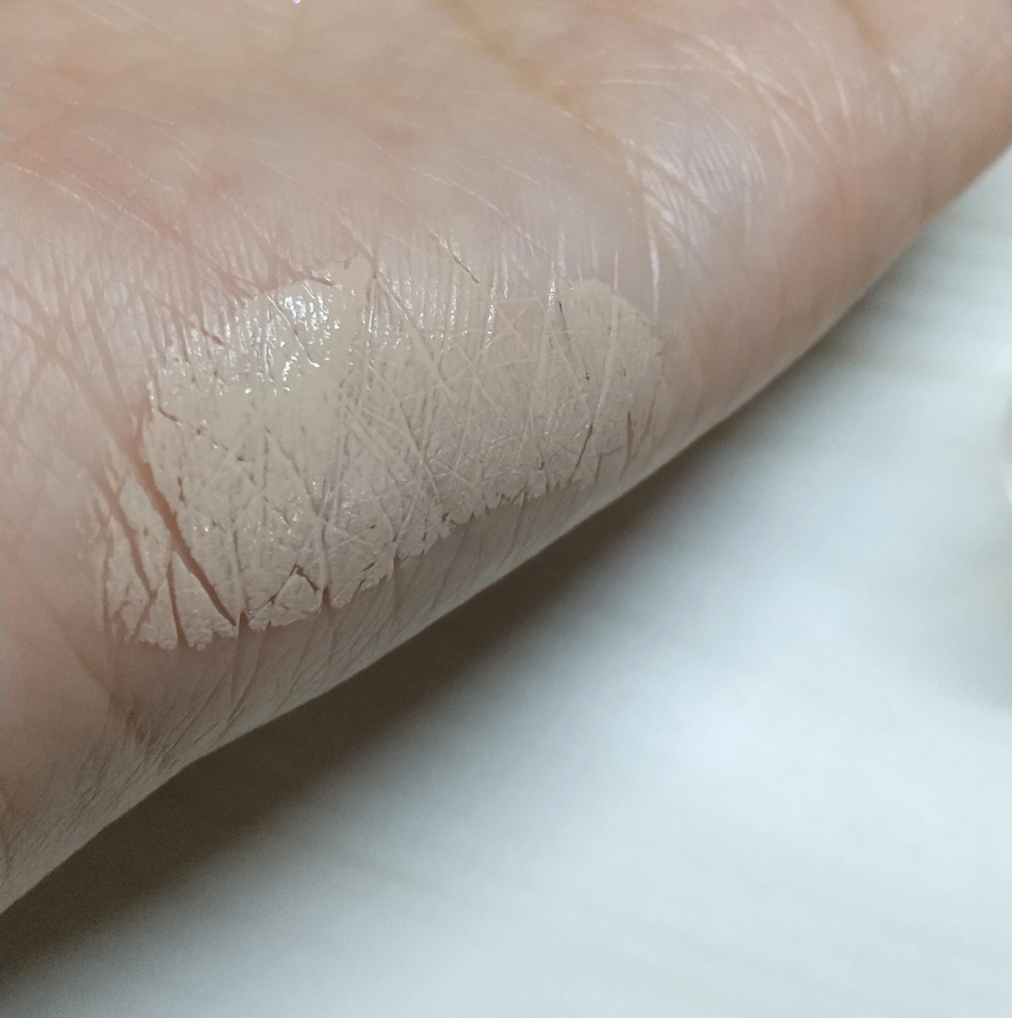 フォトレディ キャンディッド ファンデーション/REVLON/リキッドファンデーションを使ったクチコミ（3枚目）