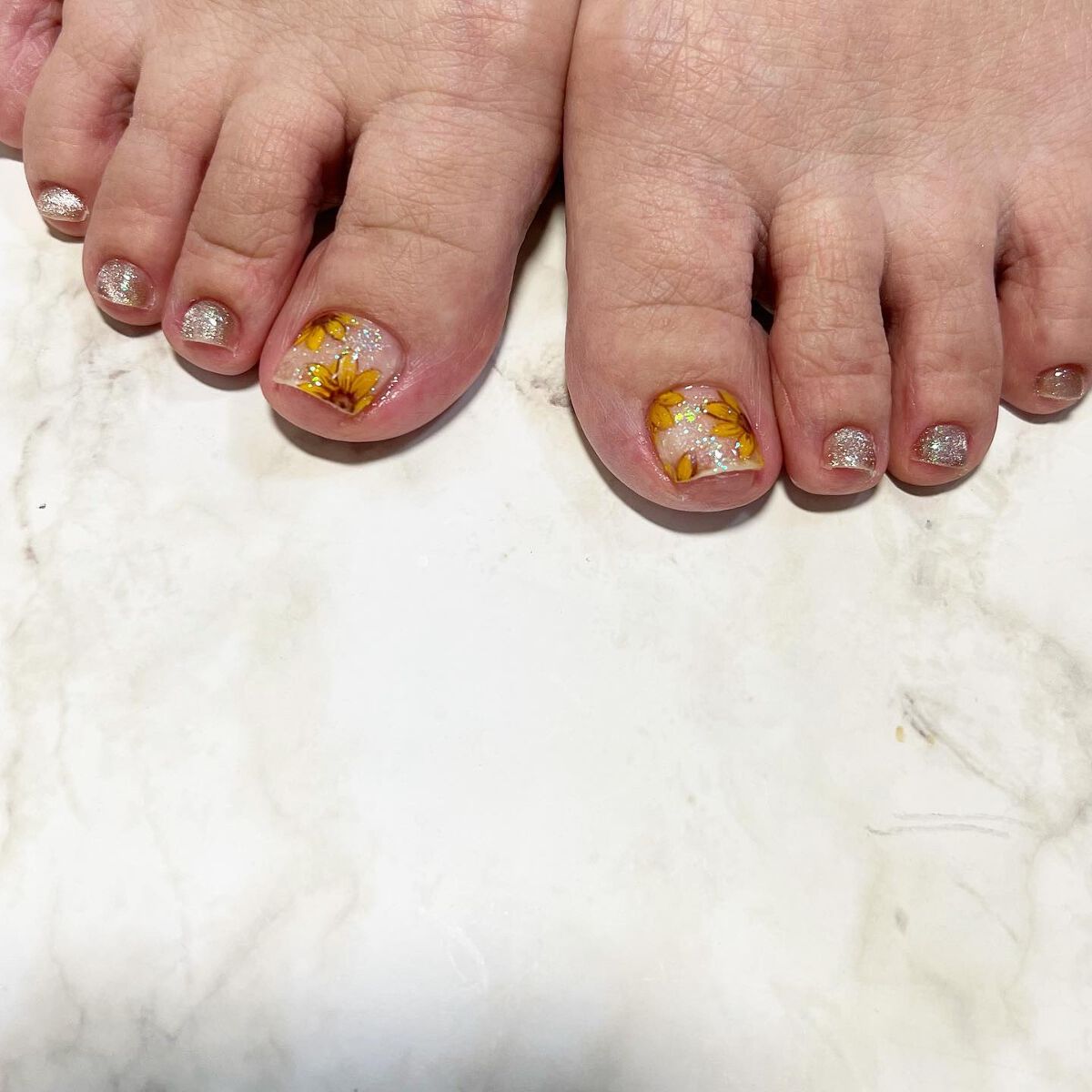 cst on LIPS 「#夏コスメの戦利品#サマーネイル#sunflower#🌻#向日..」(3枚目)