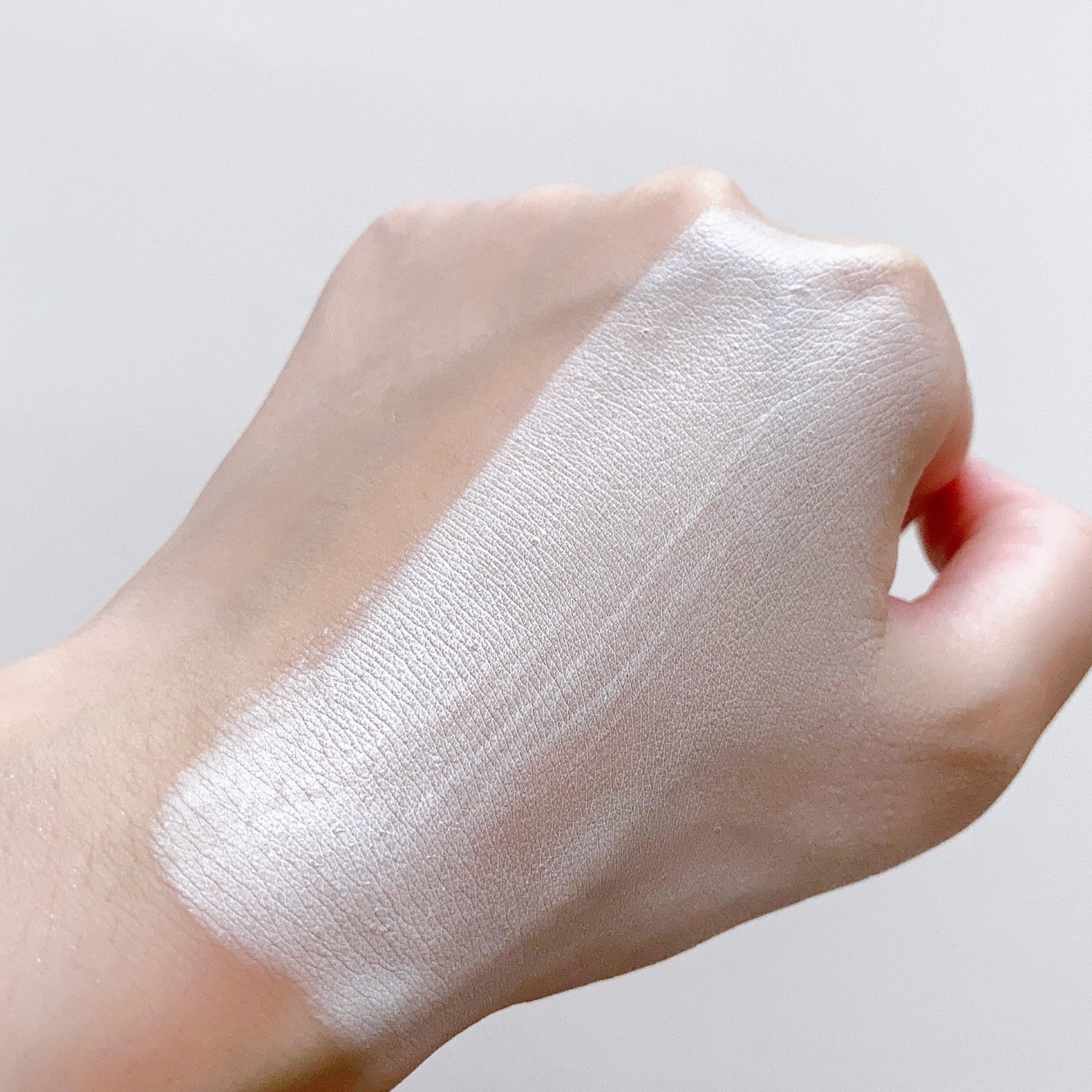 ボディファンデーション ホワイト/COSCOS/ボディミルクを使ったクチコミ(5枚目)